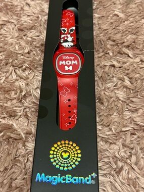 Disney Black MagicBand Minnie Mouse Mom